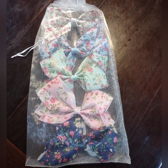 NWOT!!! 5 PC. Girls hair bows - Picture 2 of 6